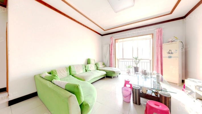 玫瑰嘉园小公摊大三居114平85万可议-客厅