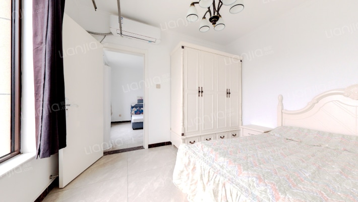 鸿坤全阳三居室   精装修   中高层   满二年-卧室C