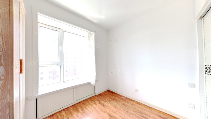 松林店商圈 二中旁 集中供暖 电梯房-卧室A