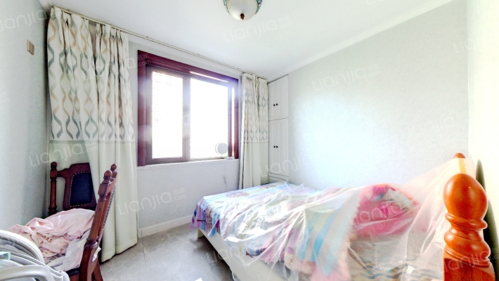 满二，精装修，南北通透，低楼层，出现便利-卧室A