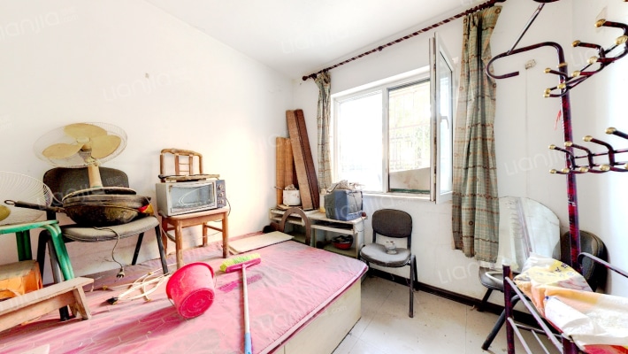 东兴北街，电梯房，楼龄新。。。。。-卧室B