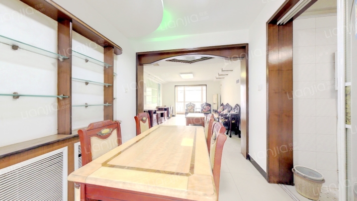 此房是开发区 步梯房 集中供暖 户型好 税费低-客厅