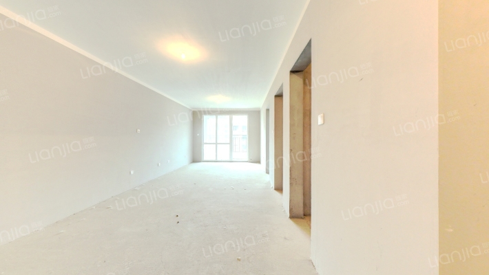 华融三居室纯南向  ，户型方正，采光好。-客厅