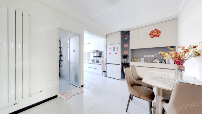 双语大三居 125平精装 南北通透  满五带小房-餐厅