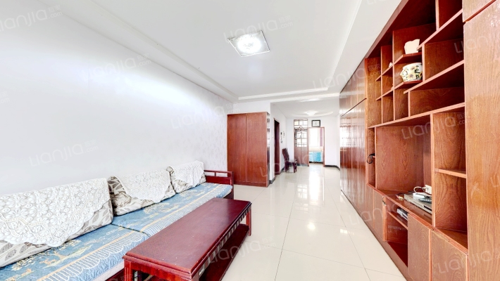 房本满二，南北通透格局，采光好，一楼带院，带地下室-客厅