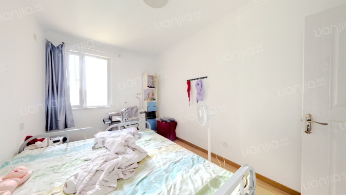 水岸花城，一线河景美宅，标准现房，即买即住-卧室C