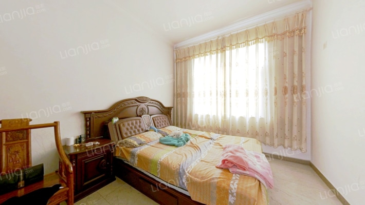 独栋别墅 占地8分地 四面花园300平 满五年-卧室B