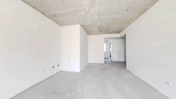 南北通透，3+1户型，车位地下室，房本满二-客厅