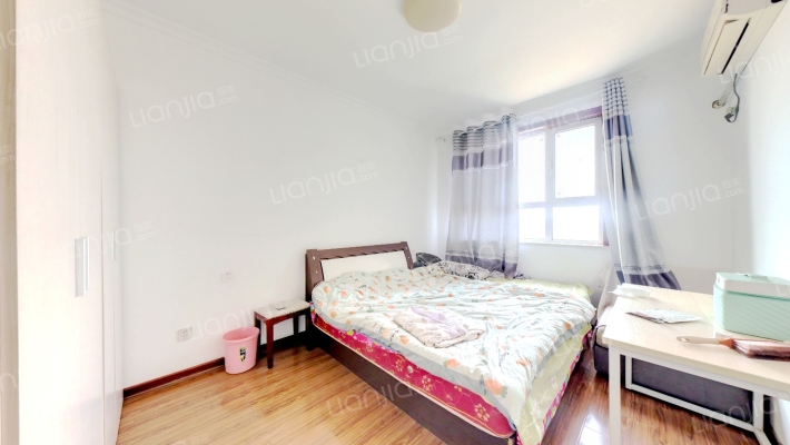 此房格局户型方正，好楼栋位置，采光好。-卧室B