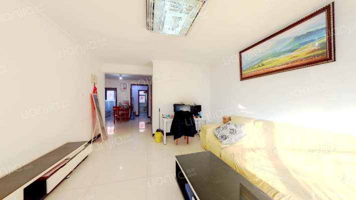 天龙小区，位于华阳路主路旁，出行方便-客厅