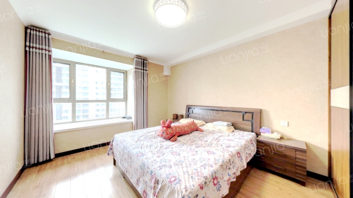 范阳路 精装修三居室  出门钻石838车站-卧室C