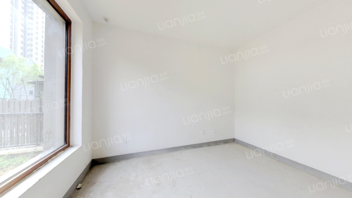 高铁新干线三居室   一层带小院   随时看房-卧室C