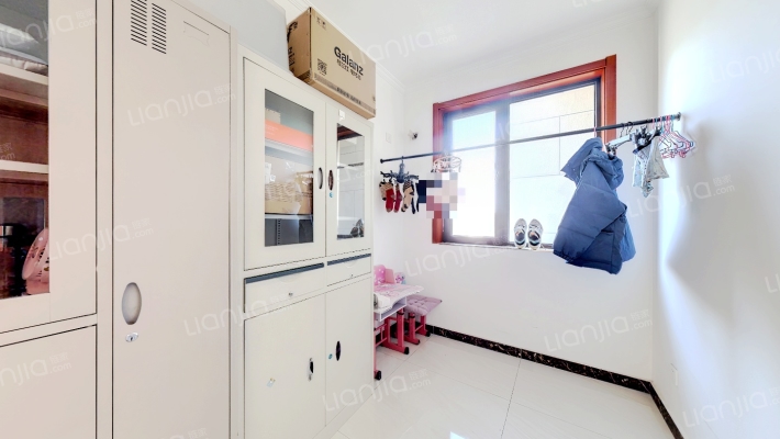 南向三居 视野好 70年住宅产权 视野开阔 楼间距大-卧室B