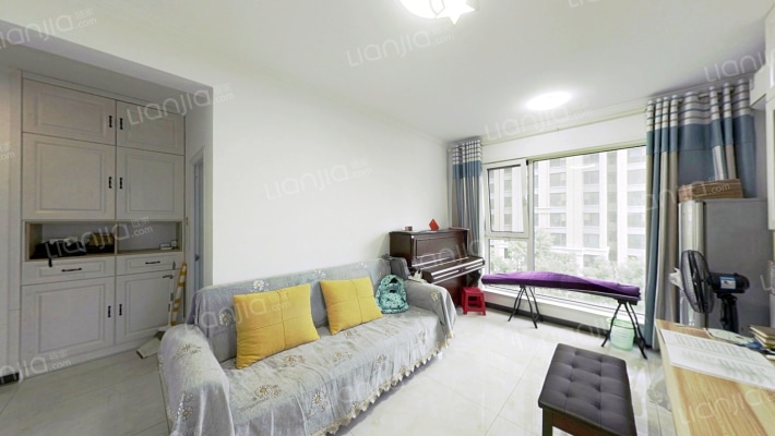 经典一居，宽敞明亮，有房本，精装修！带全部家具家电-客厅