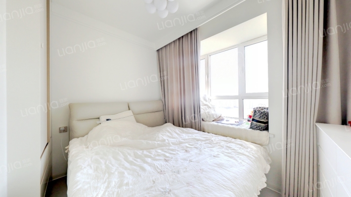 凯兴花园精装一居室，拎包住，自住标准-卧室