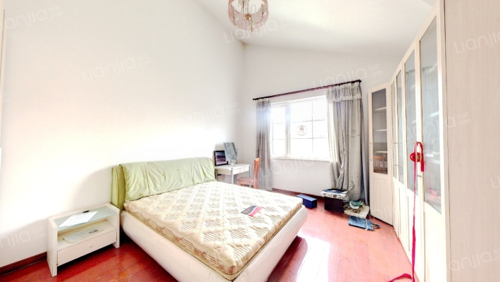 别墅法式独栋精装修带南向大花园300平附百平半地下-卧室C