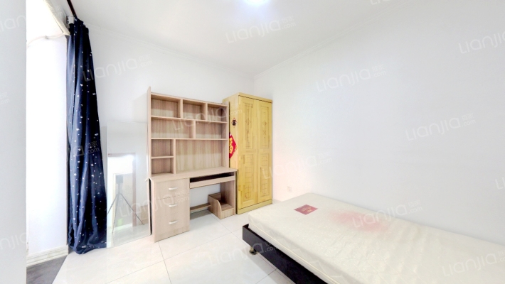 业主诚意出售 南向两居 房本满-卧室A