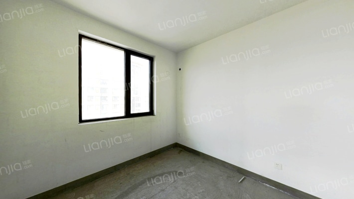 店长推荐，理想湾中间位置，中高楼层三居室，满二-卧室B