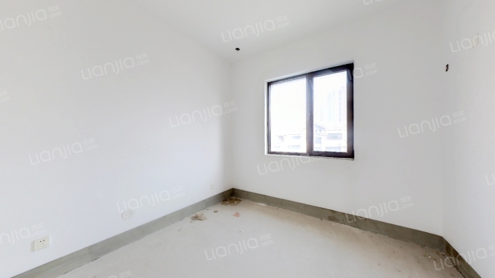 此房满二，南北通透格局，楼层好视野开阔，明厨名卫。-卧室B