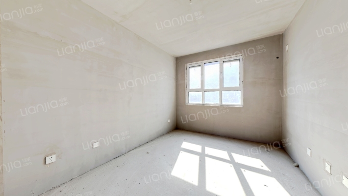 全南两居，中间楼栋，客厅有阳台，业主诚意出售-卧室B