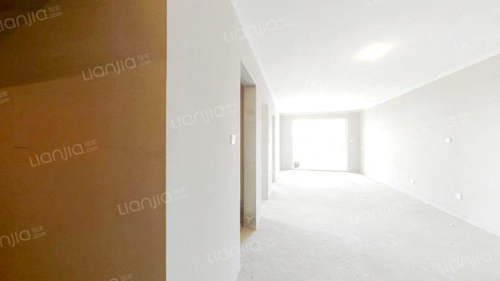 华融现代城朝南三居室，满二无遮挡-客厅