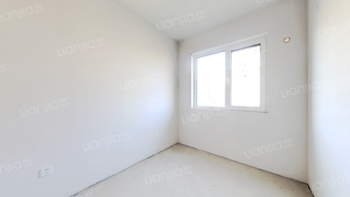 洋房南北通透，采光视野好配套设施齐全，交通便利。-卧室A