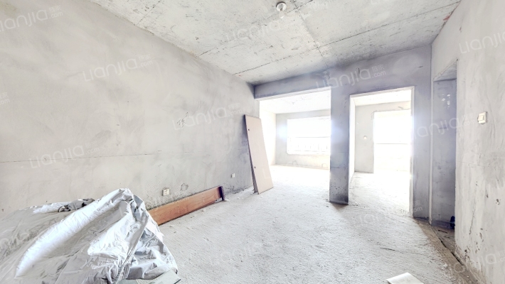 交通便利，面积不大，正规2居室-客厅