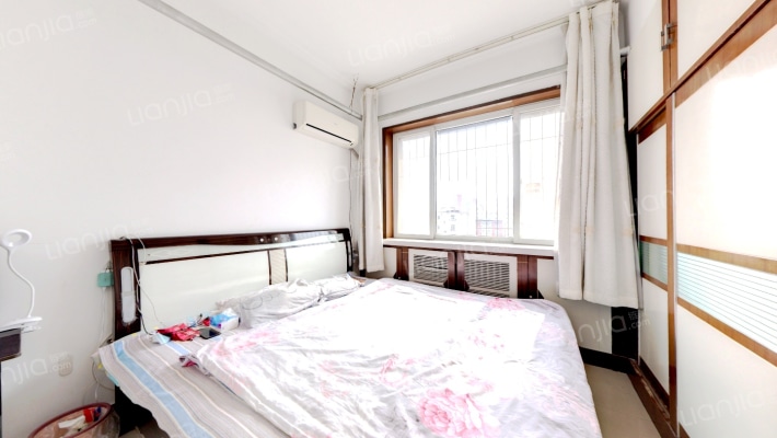 市区 范阳路 单位小区水电四局南北通透三居-卧室A