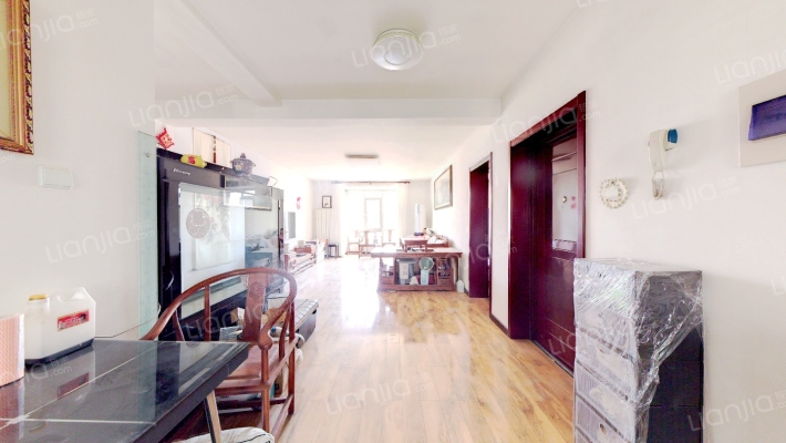 名流风景洋房南北通透三居，业主诚意出售。。。-客厅