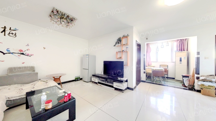 市区位置两居室，采光好，拎包入住-客厅