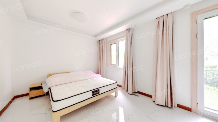 高铁新干线洋房一层带前后花园精装未住，业主靠谱！-卧室A