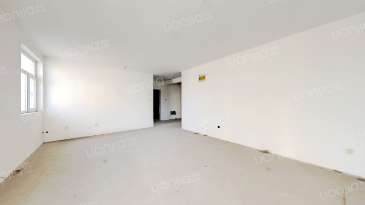 此房满二，采光好，户型方正卧室客厅朝阳-客厅