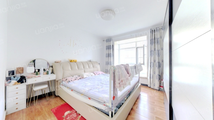 洋房上跃 精装修带露台车位 环境好 出行方便-卧室A