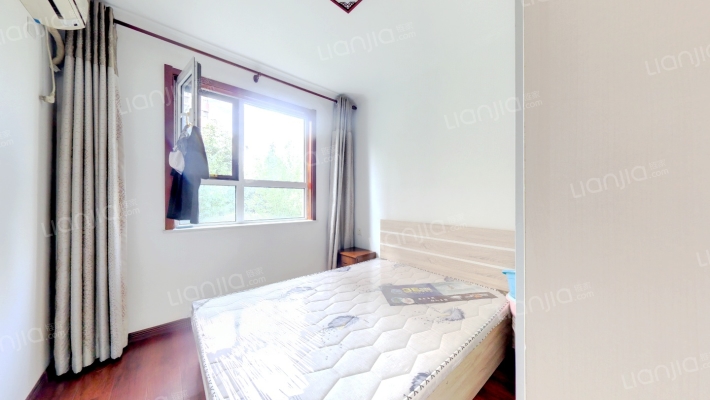 一层带院 东边户 精装修 眀厨卫 主卧转角窗 满二-卧室A