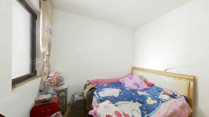 高铁新干线，南向格局，简单装修，诚意出售-卧室A