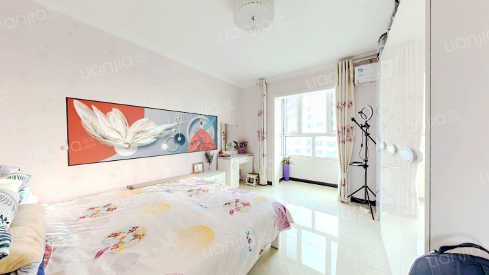 精装南北通透两居室，通风好，拎包入住，诚心出售-卧室A