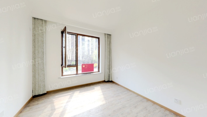 14号楼 视野开阔大2居 精装修 楼层不高 看房方便-卧室B