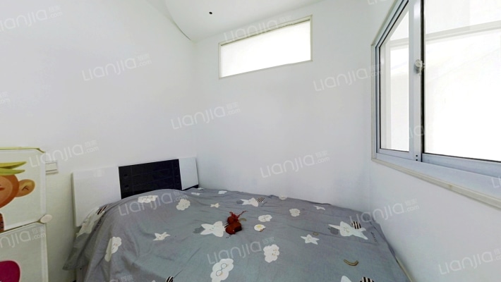 集中供暖跃层户型 拎包入住 业主诚意出售-卧室C