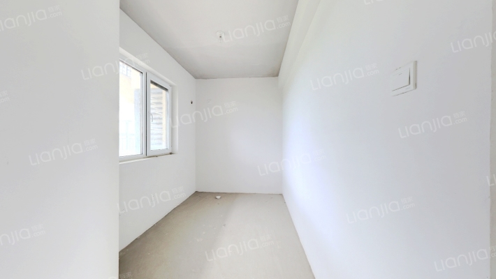 桃源新都孔雀城。南北通透三居，中高楼层，采光通风好-卧室C