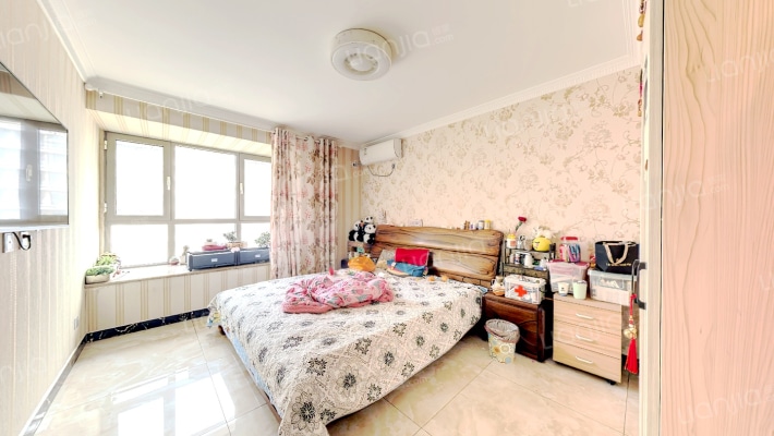 御景园南北三居室南北通透双卫明厨明卫房本满二-卧室C