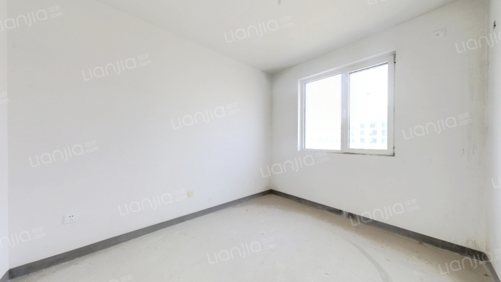 此房南北通.采光好.密码开门看房.价格可谈..税费低-卧室A