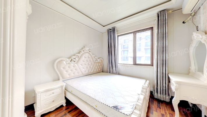 精装洋房  一梯一户大三居  双明卫 房本满二  急售-卧室A