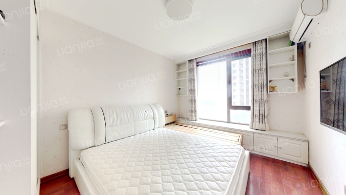 精装修 南北3居F户型 中层 东院 满二 带地下室-卧室A