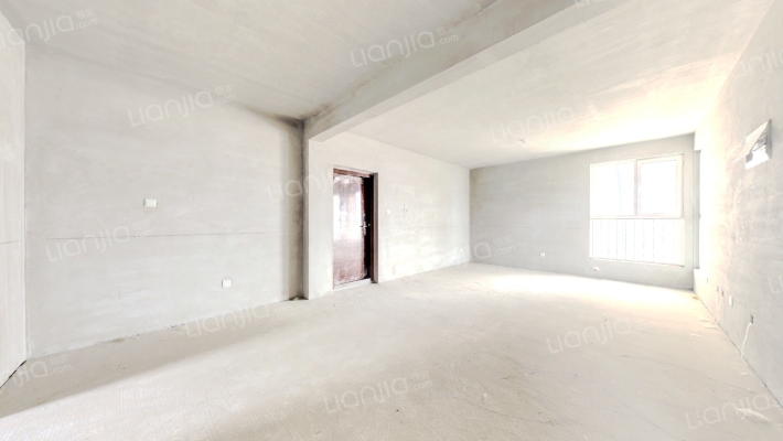 联合小区7号院南北通透大三居，随时看房。-客厅