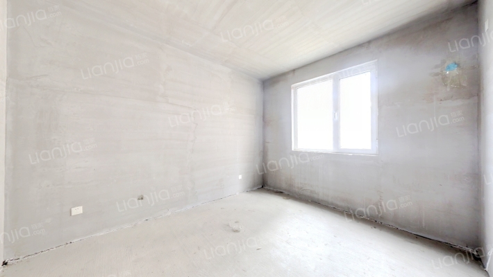 此房电梯房，中间楼层，采光充足-卧室B