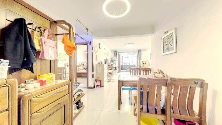 幸福嘉园，一梯两户，小高层，带装修，品质高-客厅