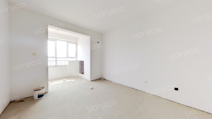 南北通透大三居 采光很好 带车位-卧室C