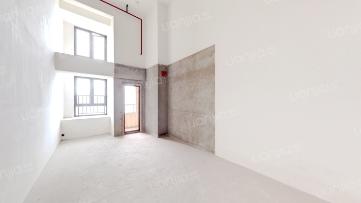 华侨城品质公寓，买一得两层，轻轨200米-卧室