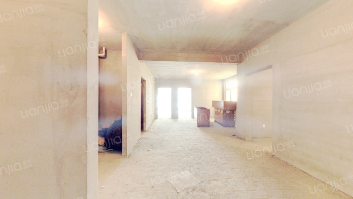 配套齐，交通便利，德信公园，双高速路口，高铁东站-客厅