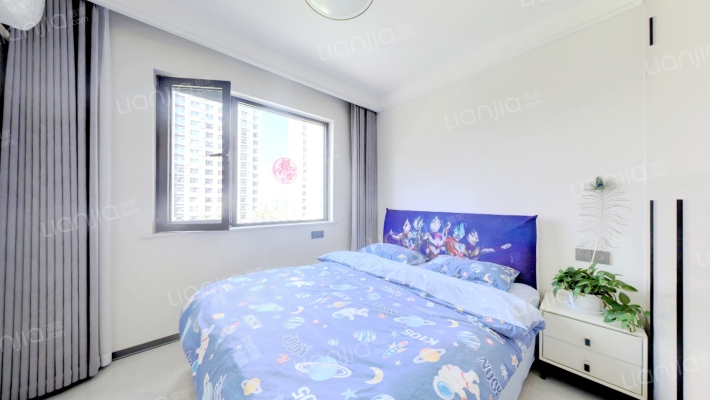 本房是经典的四叶草户型，南北三通透，双明卫，好楼层-卧室C